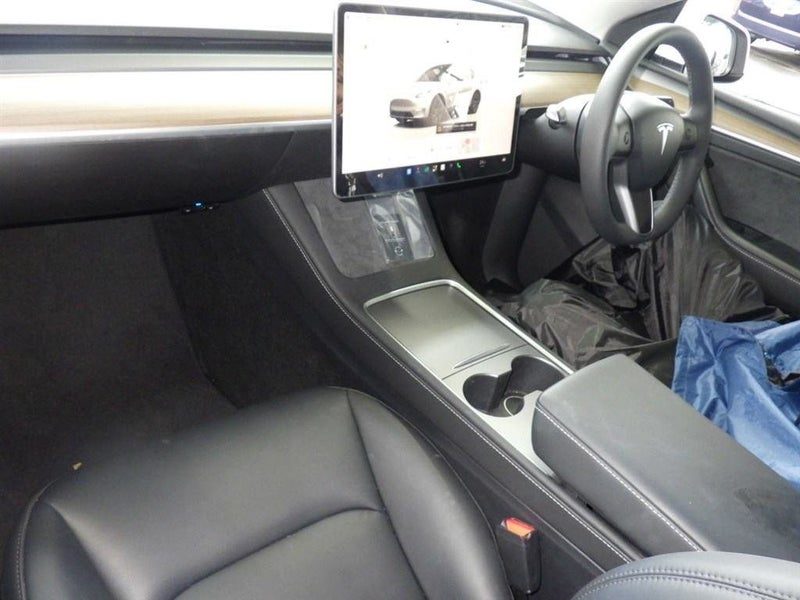 2024 Tesla Model Y Long Range Dual Motor AWD, photo 3