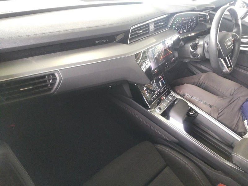 2022 Audi Q8 E-Tron 55 Quattro S Line, photo 3