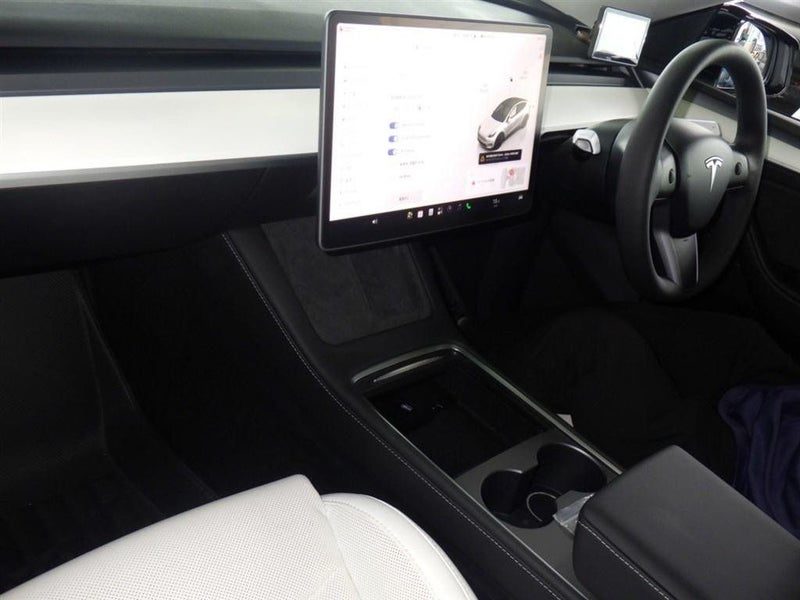 2023 Tesla Model Y Long Range Dual Motor AWD, photo 3