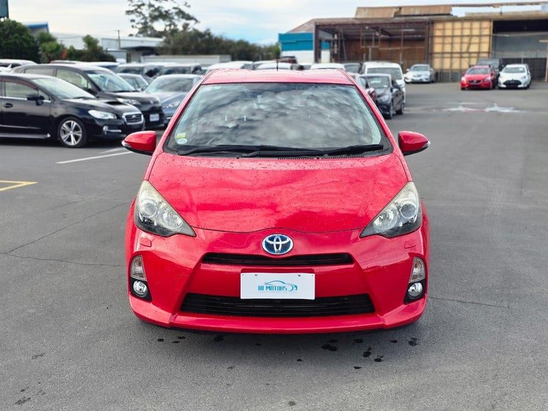 2013 Toyota Aqua G, photo 2