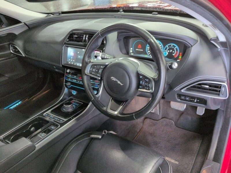 2018 Jaguar XE 20D LANDMARK EDITION/8AT, photo 3