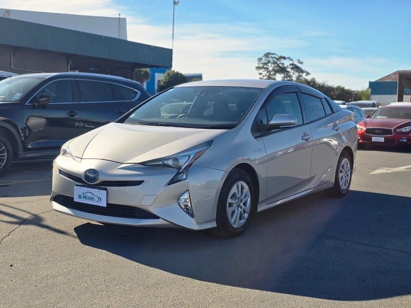 2016 Toyota Prius G With Adaptive Cruise Control, main photo