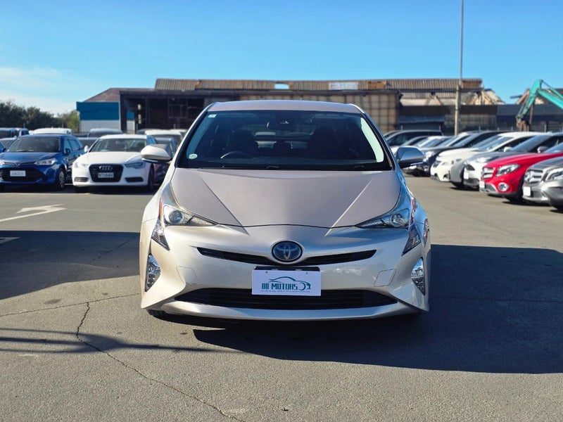 2016 Toyota Prius G With Adaptive Cruise Control, photo 2