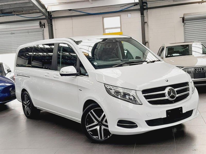 2016 Mercedes-Benz V 220 d LWB Avantgarde 7-Seater, photo 2