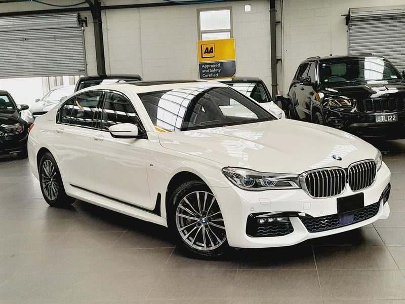 2016 BMW 750i 4.4P/8AT/V8 M-Sport