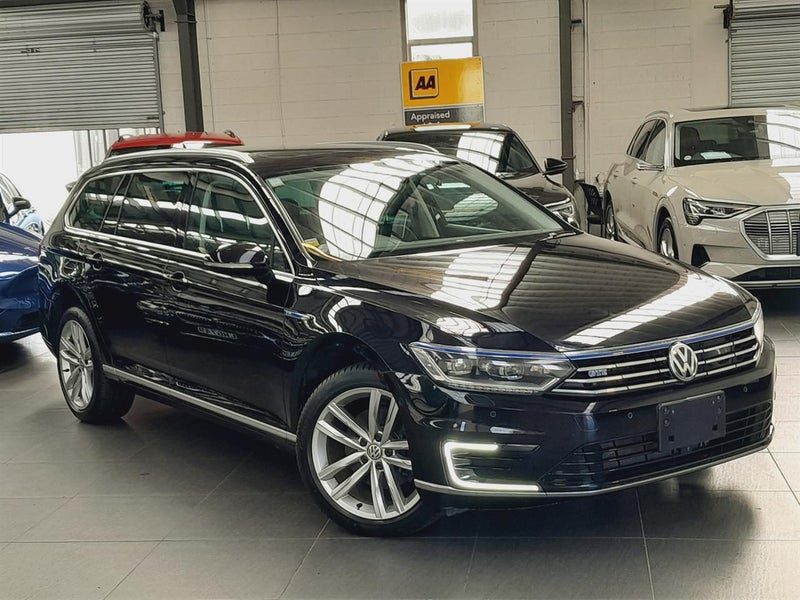 2016 Volkswagen Passat GTE Advance Plug-in Hybrid, photo 2