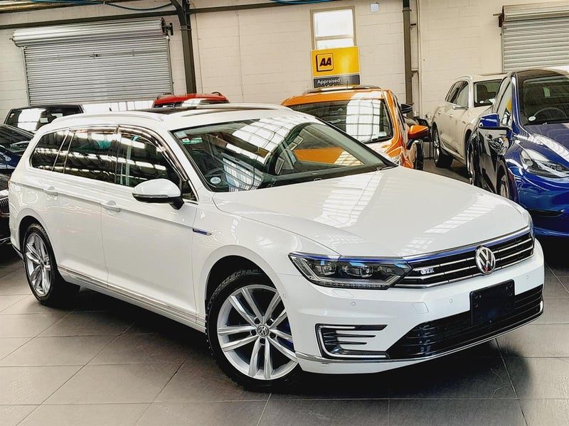 2016 Volkswagen Passat GTE Advance Plug-in Hybrid, photo 2