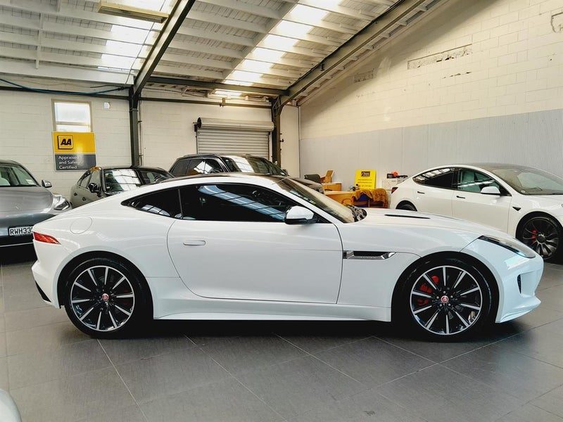 2016 Jaguar F-Type 3.0L Supercharged Coupe, photo 3