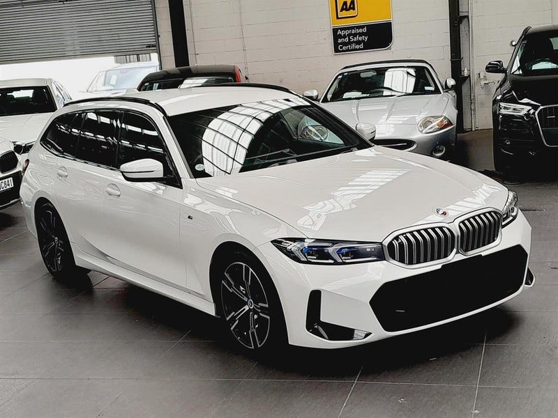 2022 BMW 320i Touring M Sports -New Shape, photo 2