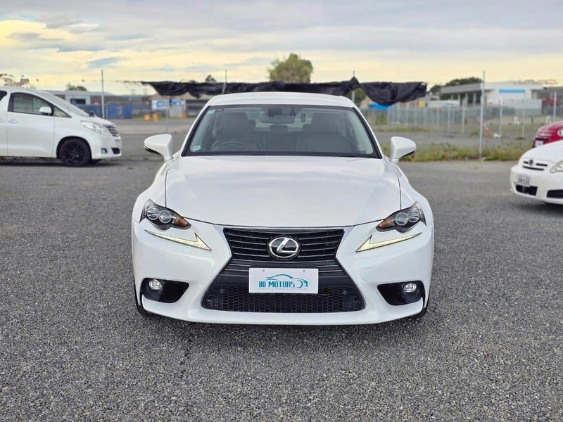 2015 Lexus IS 200t Version L, photo 2