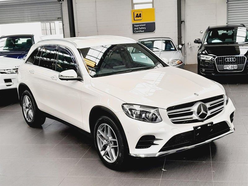 2017 Mercedes-Benz GLC 250 4Matic AMG Sport, photo 2