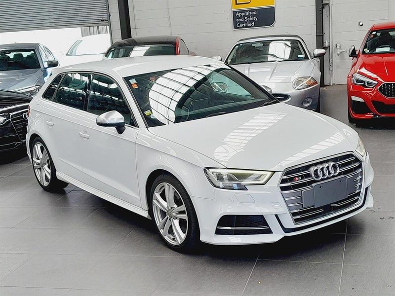 2017 Audi S3 Sportback 2.0, photo 2