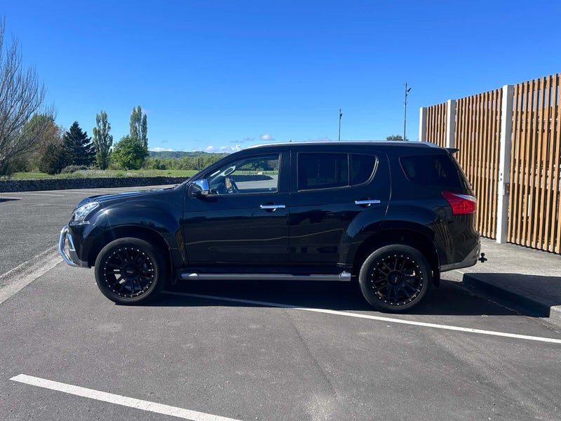 2021 Isuzu MU-X SUV 6spd 3.0L Diesel UIOR909, photo 3