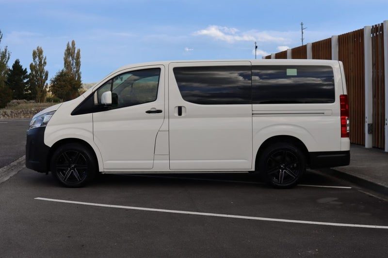 2020 Toyota Hiace ZR Mini Bus 10 Seater 2.8DT 6AT, photo 3