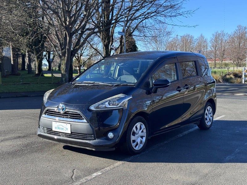 2015 Toyota Sienta G, main photo