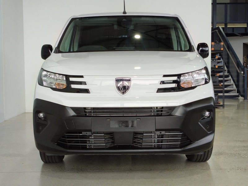 2026 Peugeot Partner SWB Petrol FI 1.2PT, photo 3