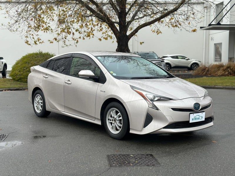 2016 Toyota Prius S, photo 3