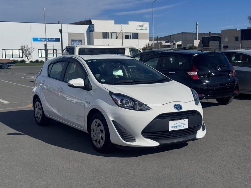 2019 Toyota Aqua L Reverse Camera & Sensor, photo 3