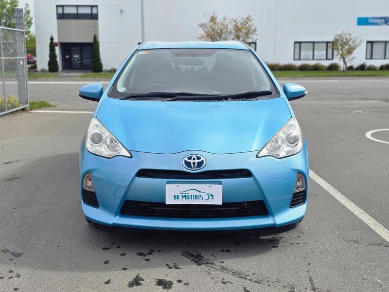 2012 Toyota Aqua S, photo 2
