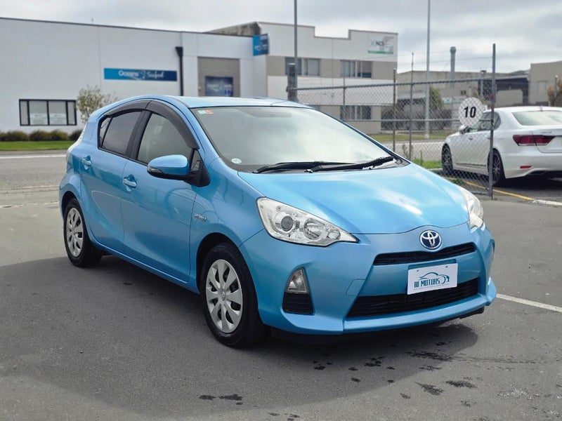 2012 Toyota Aqua S, photo 3