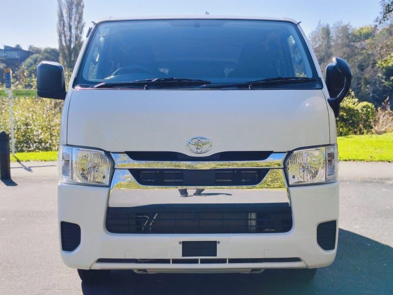 2023 Toyota Hiace 6th Genereration - 6 Seater, photo 3