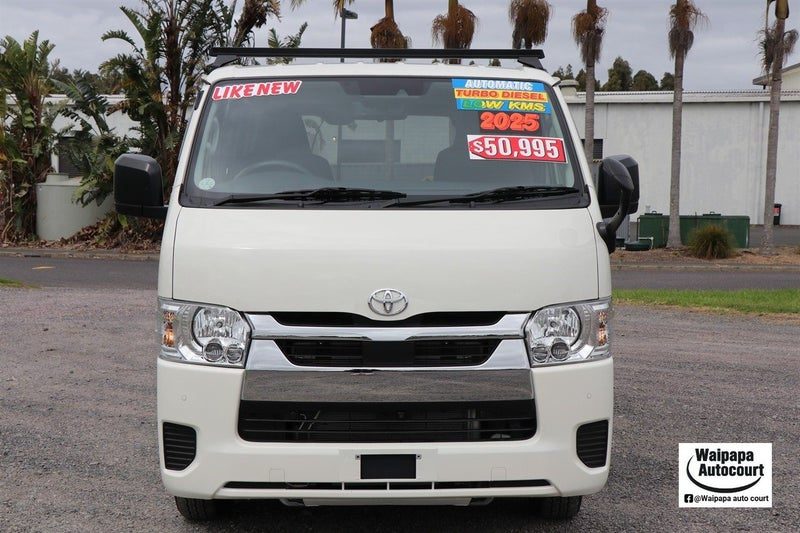 2025 Toyota Hiace, photo 2