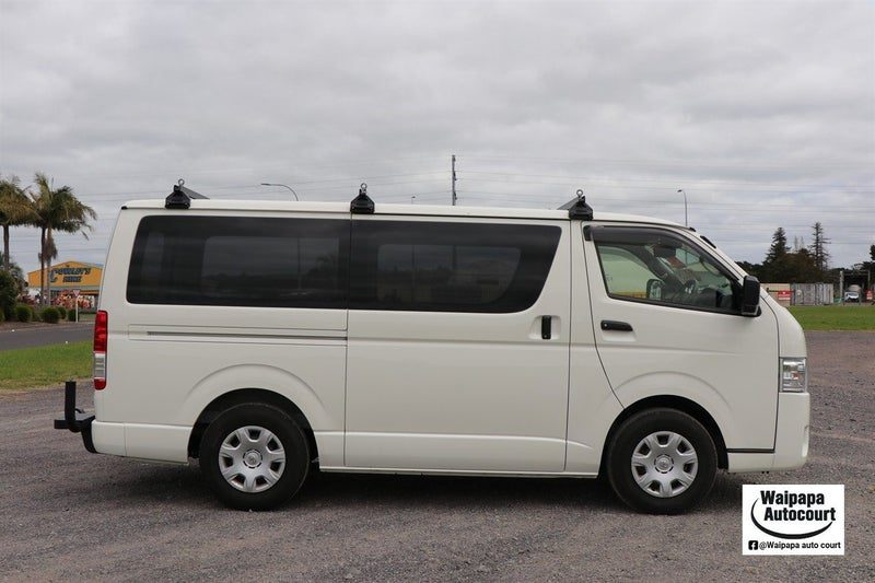 2025 Toyota Hiace, photo 3