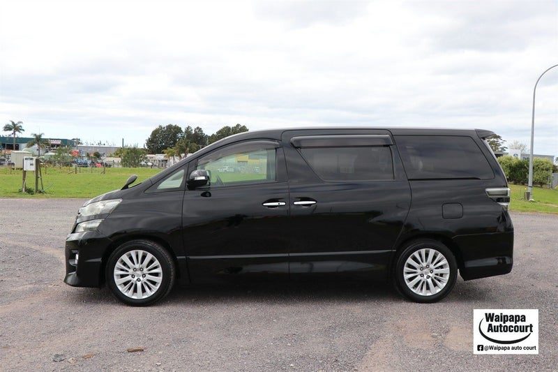2012 Toyota Vellfire, photo 3