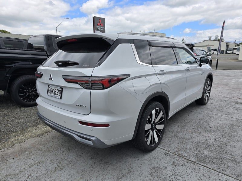 2026 Mitsubishi Outlander PHEV VRX 4WD, photo 2