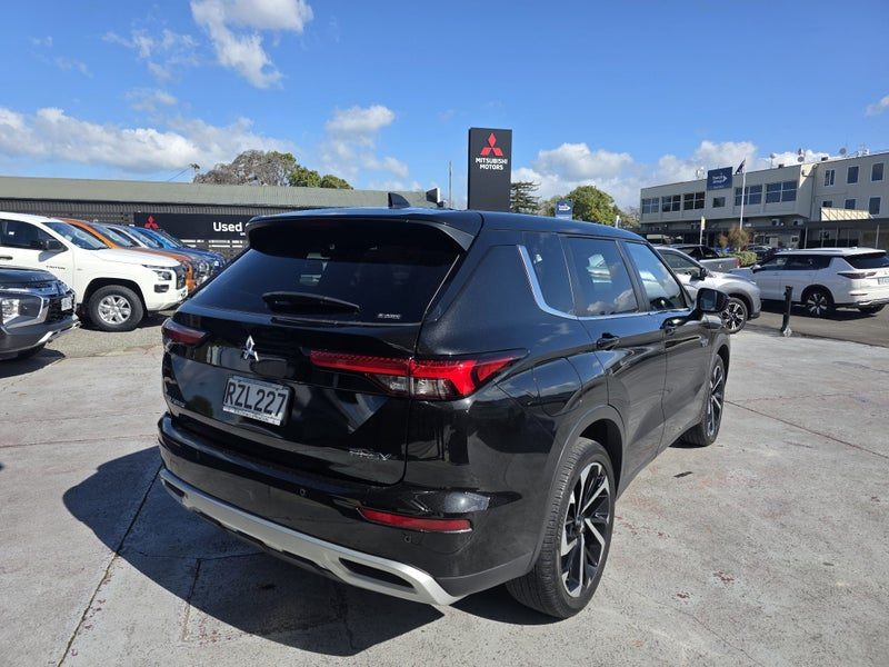 2022 Mitsubishi Outlander PHEV G Spec 4WD, photo 2