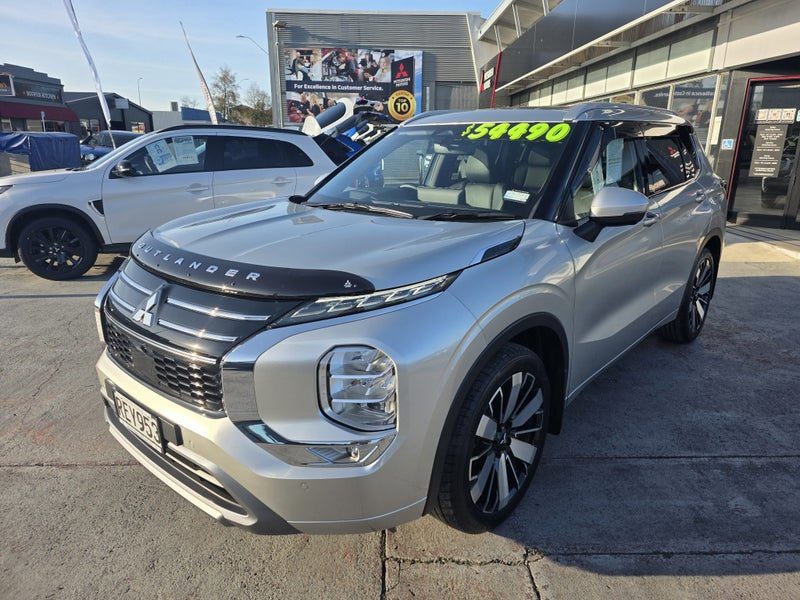 2025 Mitsubishi Outlander VRX 2WD, photo 3