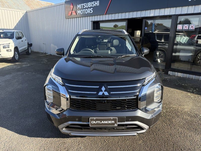 2026 Mitsubishi Outlander XLS, photo 2