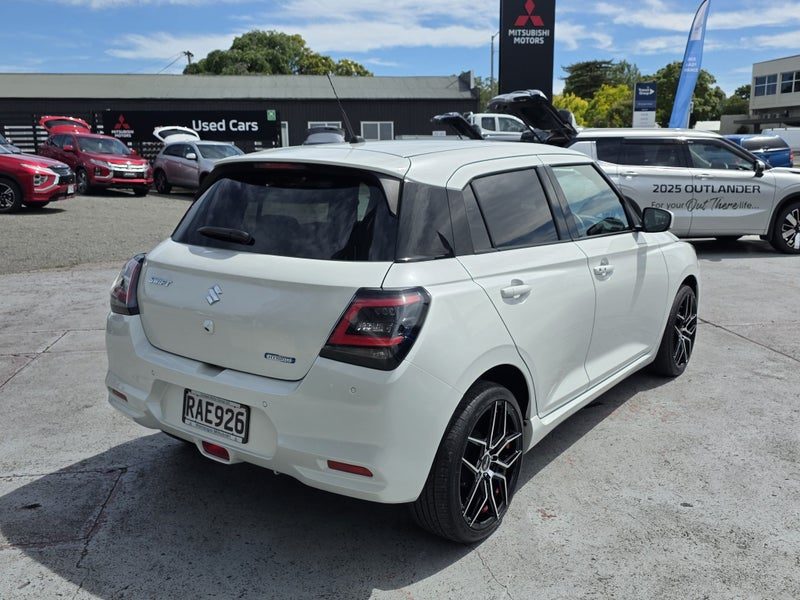 2025 Suzuki Swift RSC Hybrid, photo 2