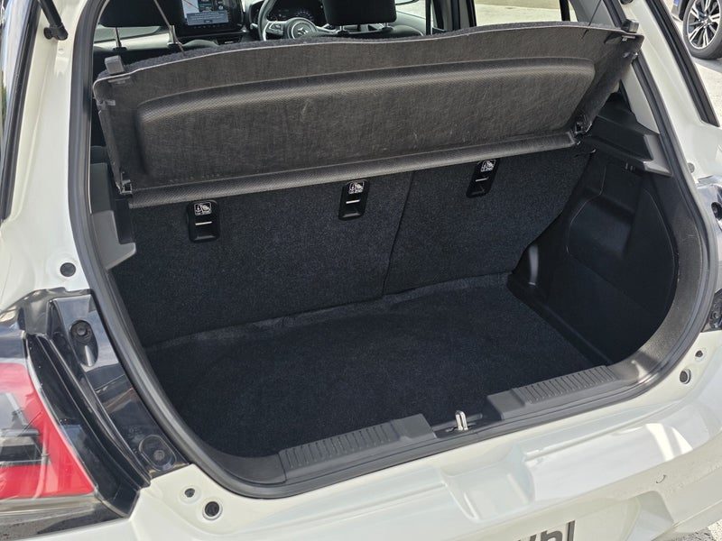 2025 Suzuki Swift RSC Hybrid, photo 3