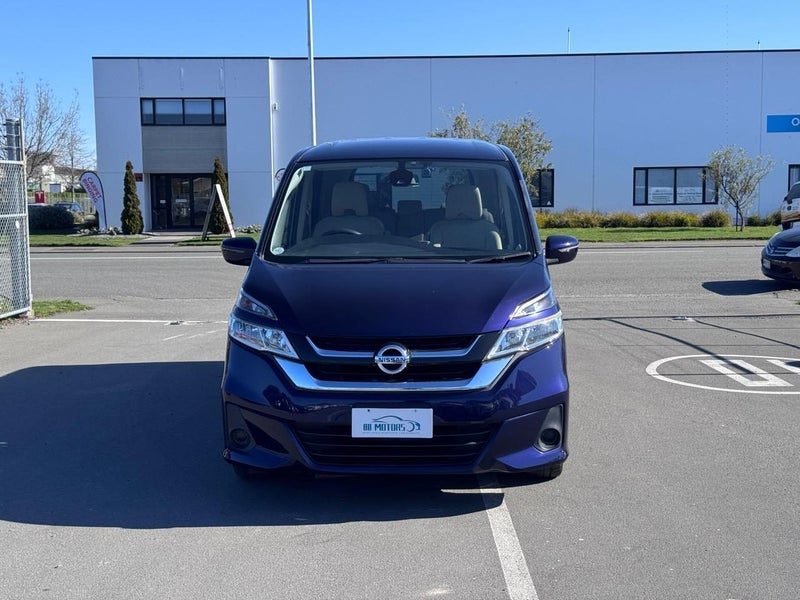 2017 Nissan Serena 8 Seater, photo 2