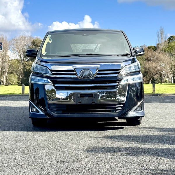 2018 Toyota Vellfire 8 Seater, photo 2