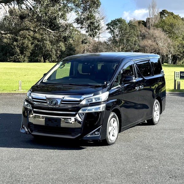 2018 Toyota Vellfire 8 Seater, photo 3