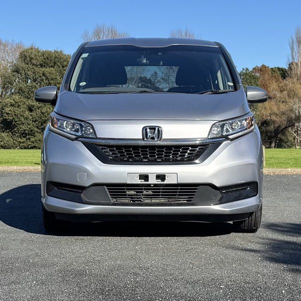 2021 Honda Freed Hybrid, photo 2