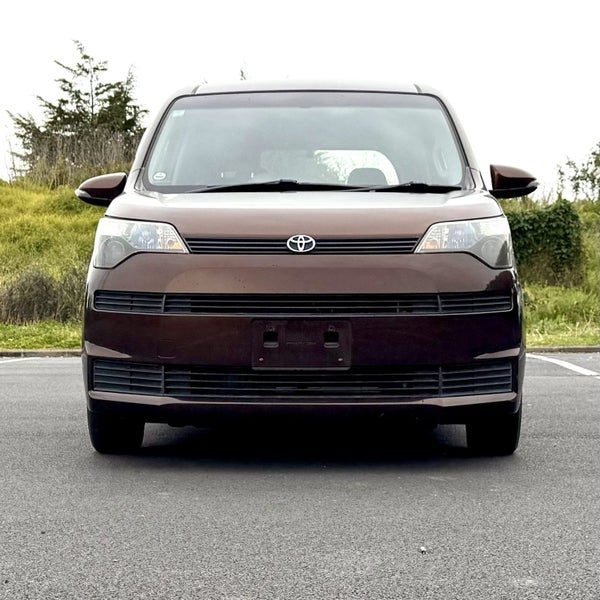 2013 Toyota Spade, photo 2