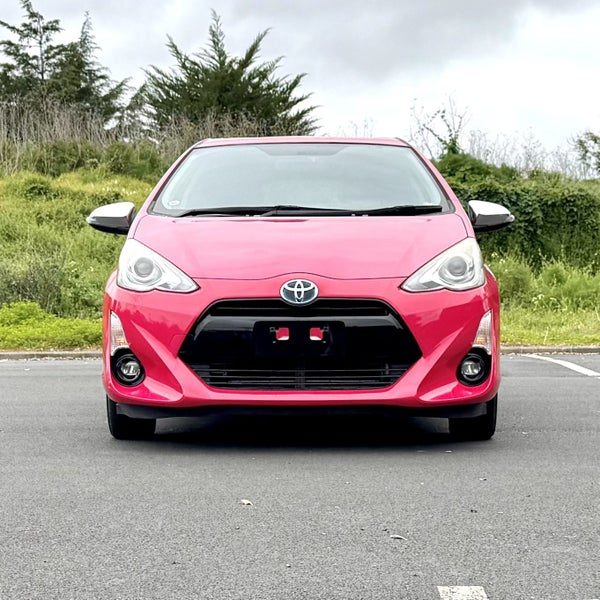 2015 Toyota Aqua G, photo 2