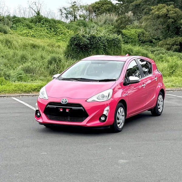 2015 Toyota Aqua G, photo 3