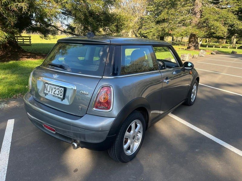 2010 MINI One, photo 2