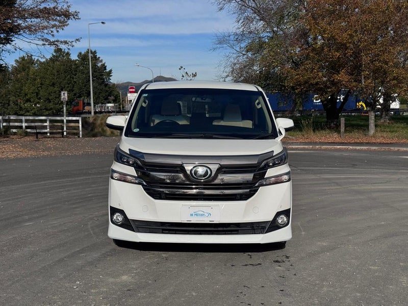 2017 Toyota Vellfire 8 Seater, photo 2
