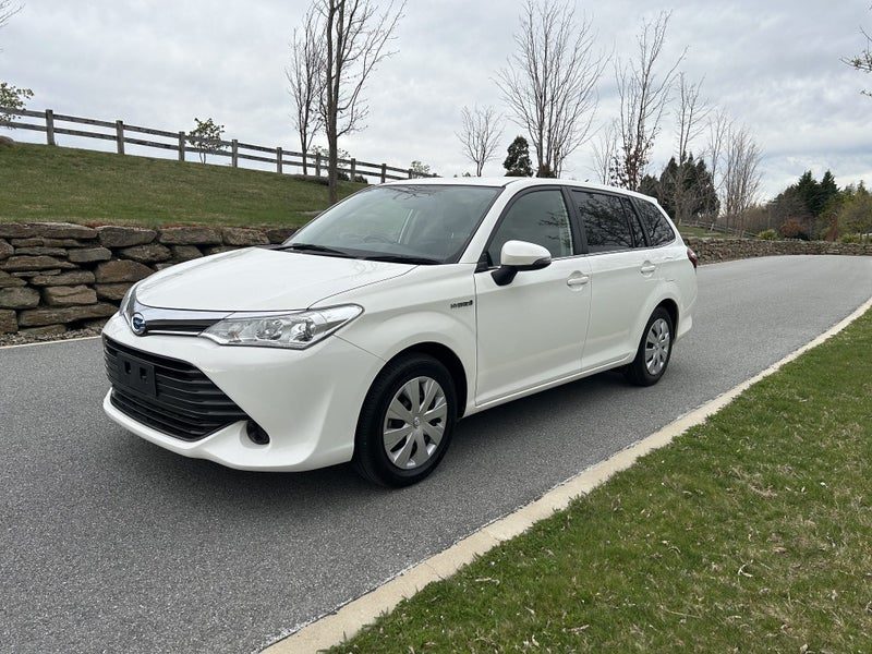 2016 Toyota Corolla Fielder G Hybrid Facelift, photo 2