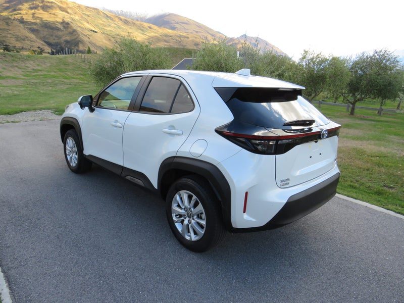 2024 Toyota Yaris Cross 1.5 Hybrid G 4WD, photo 3