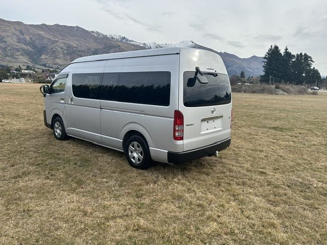 2021 Toyota Hiace 12 seat 2.8T/D Minibus, photo 3