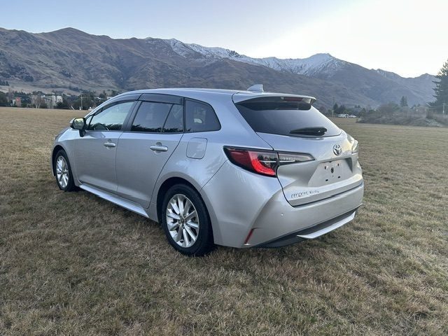 2020 Toyota Corolla Touring 1.8S, photo 3