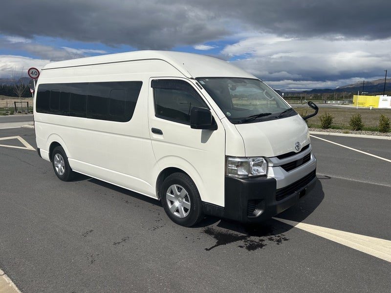 2021 Toyota Hiace 12 seat 2.8T/D Minibus