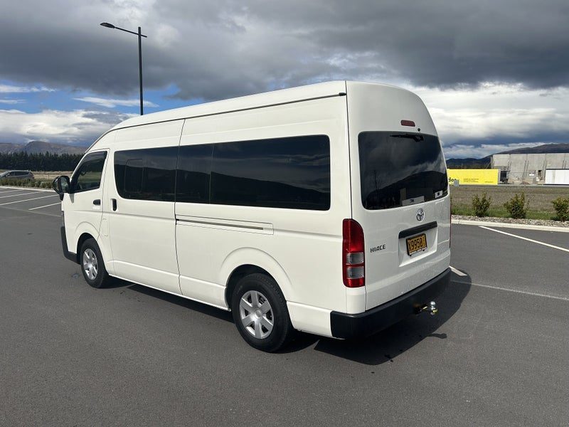 2021 Toyota Hiace 12 seat 2.8T/D Minibus, photo 3
