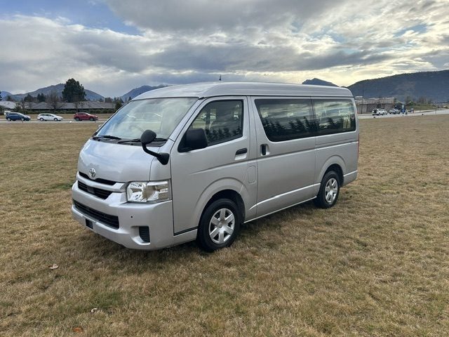 2023 Toyota Hiace 2.7 DX 10 seater, photo 2